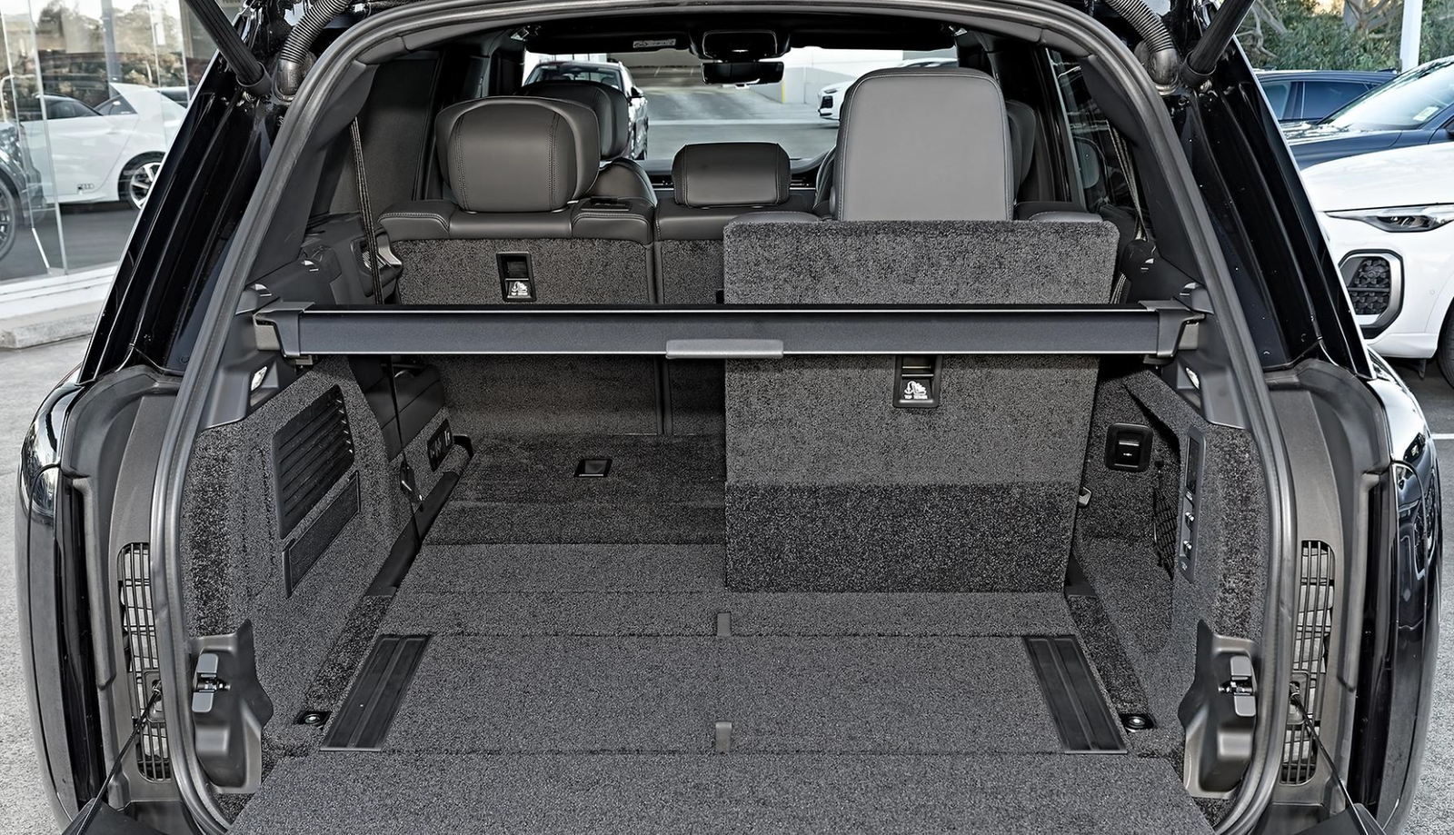 2025 Land Rover Range Rover P530 Autobiography