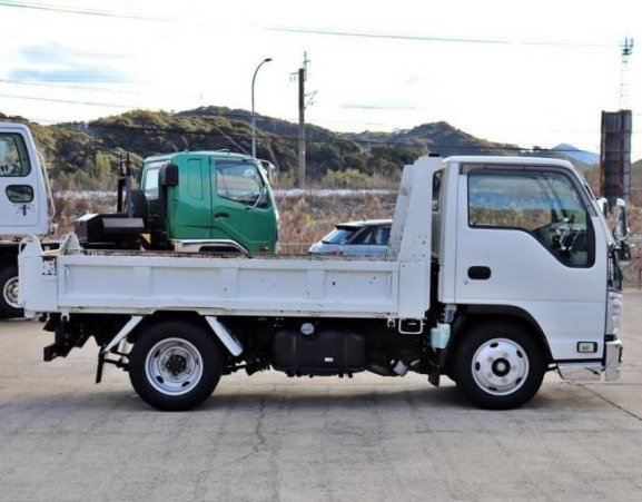 ISUZU ELF DUMP TRUCK 2016 3 TONS WHITE